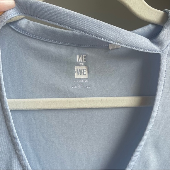 PacSun Me to We Sky Blue cut out v neck chocker style oversized t-shirt - Picture 4 of 5